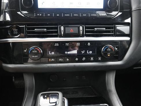 Certified 2025 Nissan Pathfinder SL FWD image 18