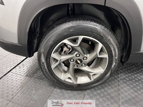 Used 2025 Chevrolet Trax LT image 16