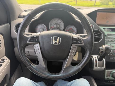 Used 2011 Honda Pilot Touring image 2