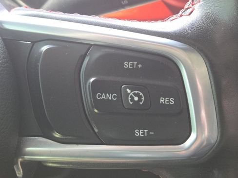 Used 2023 Jeep Gladiator Rubicon w/ Cold Weather Group AWD/4WD image 8