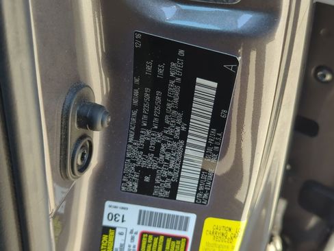 Used 2017 Toyota Sienna SE image 22