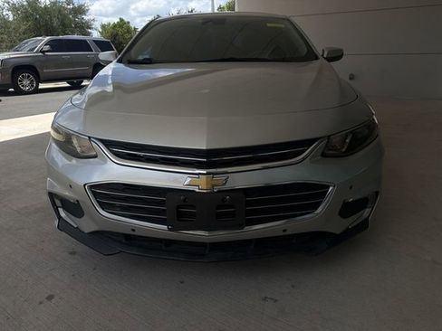 Used 2018 Chevrolet Malibu LT w/ Driver Confidence Package FWD image 10