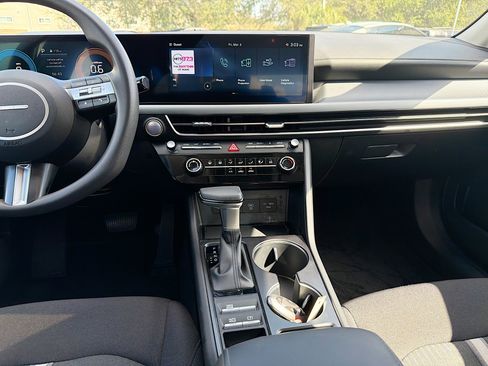 Used 2025 Hyundai Sonata SE image 18