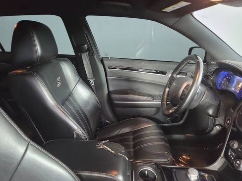 Used 2019 Chrysler 300 S RWD image 30