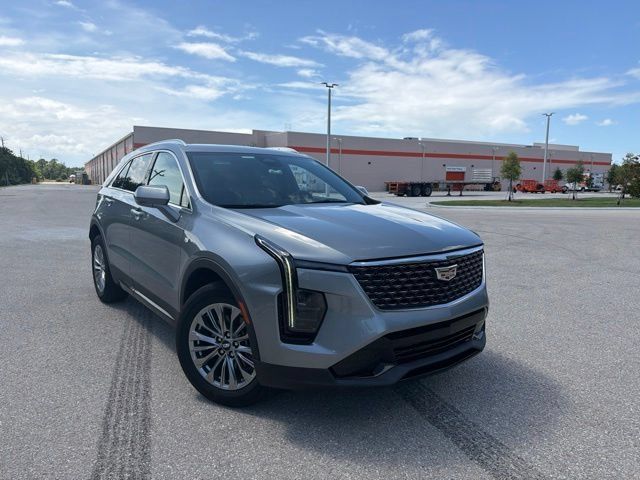 Used 2024 Cadillac XT4 Premium Luxury w/ Technology Package FWD image 1