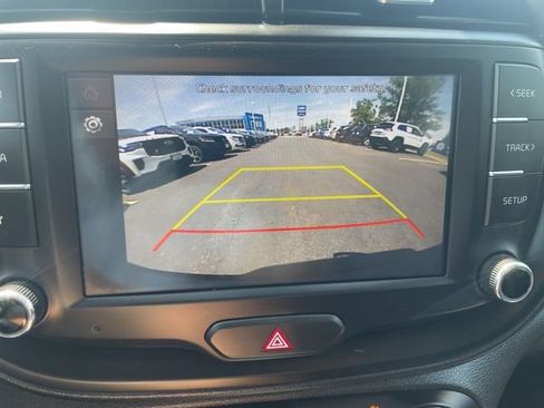 Used 2025 Kia Soul LX w/ LX Technology Package FWD image 13