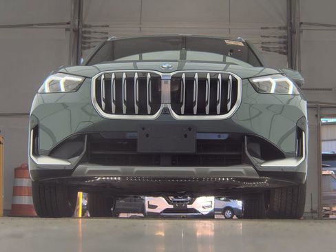 Used 2025 BMW X1 xDrive28i w/ Premium Package AWD/4WD image 3