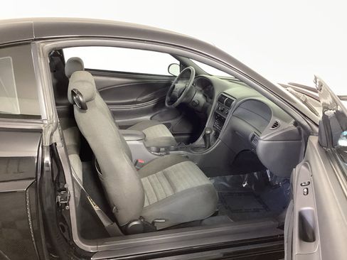 Used 2001 Ford Mustang GT RWD image 9