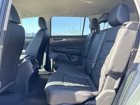 New 2026 Volkswagen Atlas SE image 14