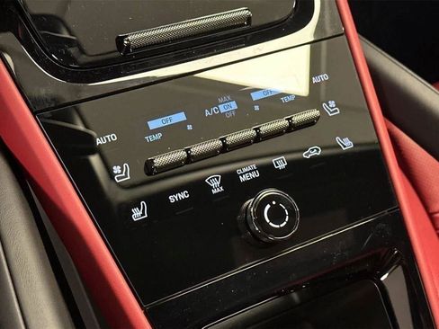 New 2025 Porsche Cayenne Coupe image 39