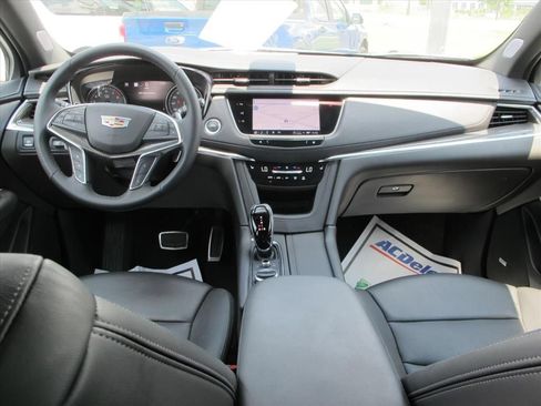 Used 2023 Cadillac XT5 Sportv w/ Technology Package AWD/4WD image 22