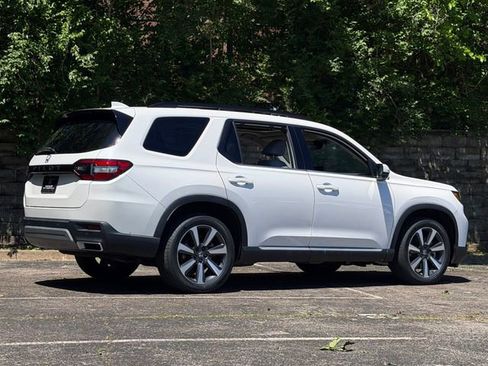 Used 2023 Honda Pilot Elite image 4