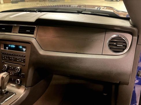 Used 2013 Ford Mustang Coupe image 16