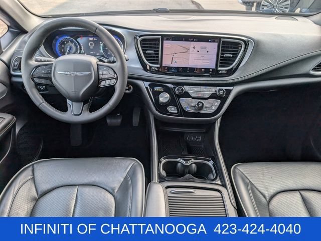 Used 2025 Chrysler Pacifica Limited FWD image 11