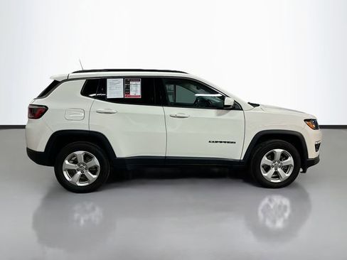 Used 2019 Jeep Compass Latitude w/ Popular Equipment Group AWD/4WD image 5