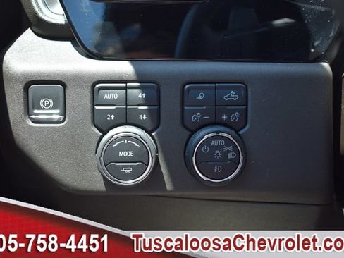 Used 2025 Chevrolet Silverado 1500 LTZ AWD/4WD image 41
