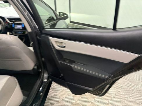 Used 2018 Toyota Corolla LE FWD image 16