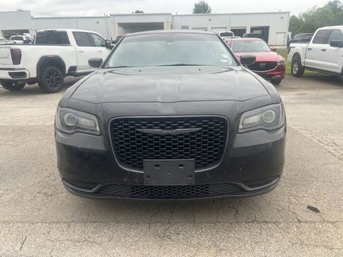Used 2022 Chrysler 300 Touring w/ Sport Appearance Package image 2