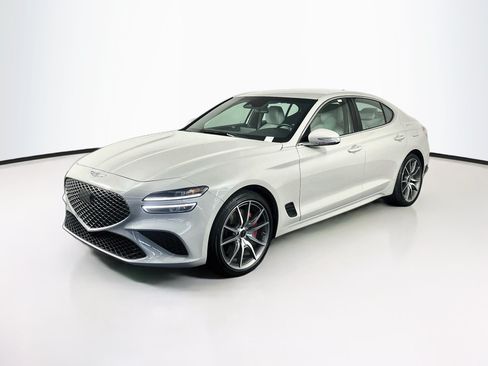 Used 2025 Genesis G70 2.5T RWD image 3