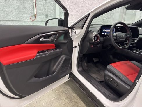 Used 2024 Chevrolet Equinox EV RS image 12