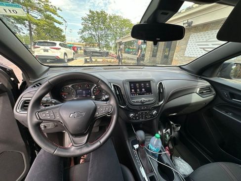 Used 2023 Chevrolet Equinox RS FWD image 7