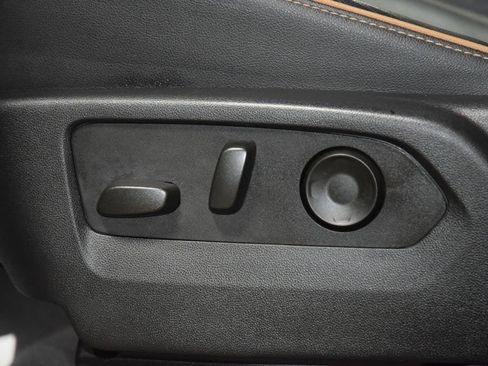 Used 2024 GMC Yukon AT4 AWD/4WD image 43