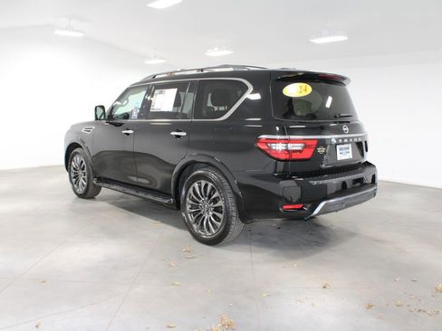 Used 2024 Nissan Armada Platinum w/ Captain's Chairs Package image 7