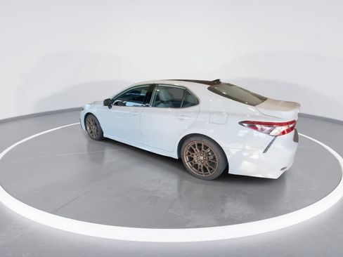 Used 2022 Toyota Camry XSE AWD/4WD image 6