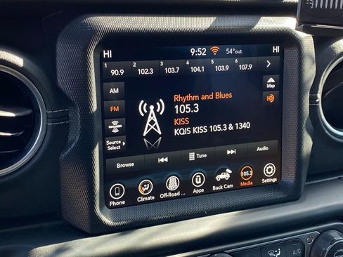 Used 2023 Jeep Wrangler Unlimited Sahara image 17