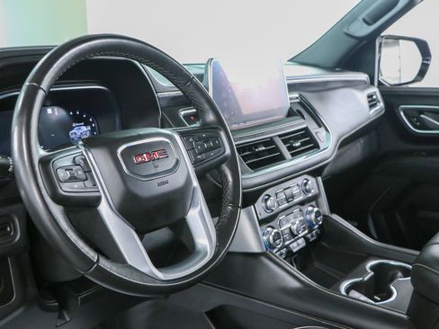 Used 2023 GMC Yukon XL SLT AWD/4WD image 26