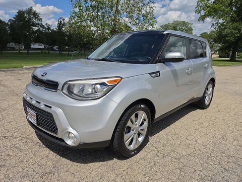 Used 2016 Kia Soul ! w/ Premium Package FWD image 2