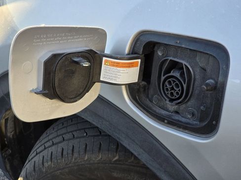 Used 2019 Kia Niro EX image 28