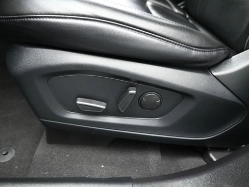 Used 2021 Ford Explorer XLT w/ Equipment Group 202A image 11