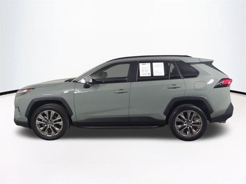 Used 2023 Toyota RAV4 XLE Premium image 8