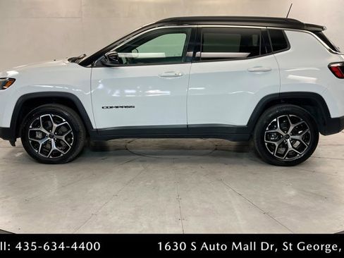 Used 2025 Jeep Compass Limited AWD/4WD image 2