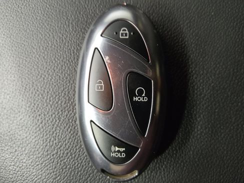 Used 2025 Hyundai Elantra Sport FWD image 32