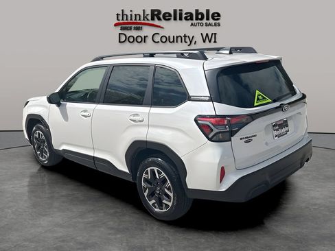Used 2025 Subaru Forester Premium AWD/4WD image 2