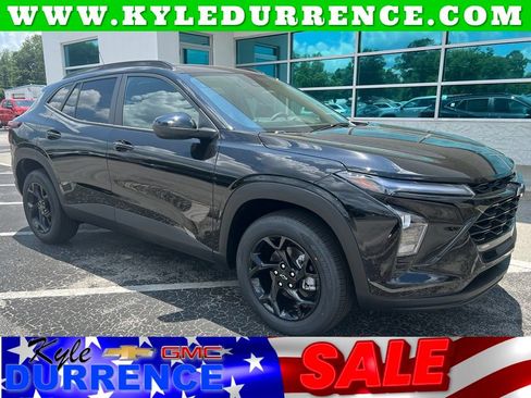 New 2026 Chevrolet Trax LT w/ Driver Confidence Package FWD image 1