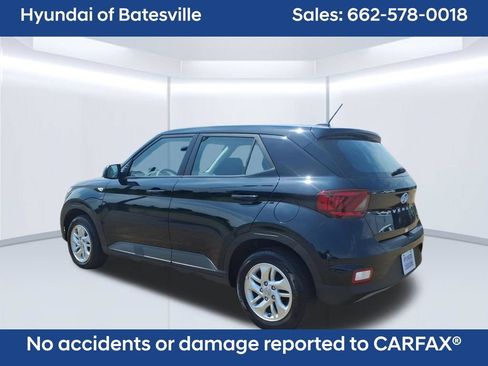 Used 2025 Hyundai Venue SE FWD image 3