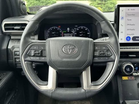 Used 2025 Toyota 4Runner 4WD image 8