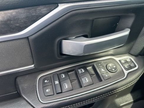 Used 2024 RAM 2500 Big Horn image 25