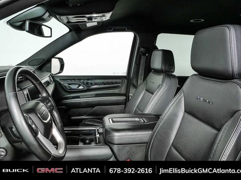 Used 2023 GMC Yukon Denali AWD/4WD image 5