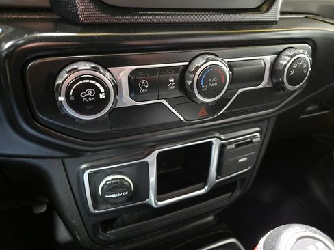 Used 2019 Jeep Wrangler Sport AWD/4WD image 25