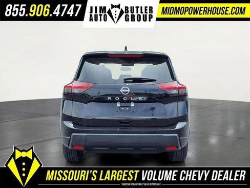 Used 2025 Nissan Rogue SV FWD image 4
