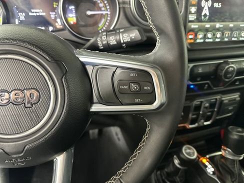 Used 2023 Jeep Wrangler Unlimited Sahara image 16