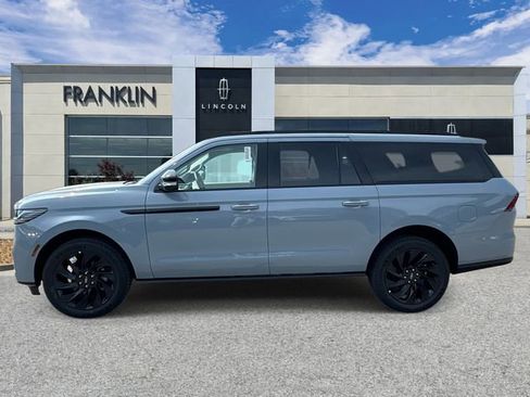 New 2026 Lincoln Navigator L Reserve AWD/4WD image 4