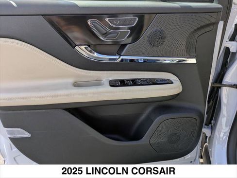 New 2025 Lincoln Corsair Reserve image 7