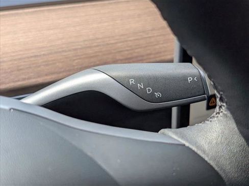 Used 2024 Tesla Model Y Long Range AWD/4WD image 13