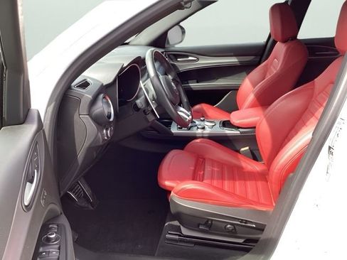 Used 2024 Alfa Romeo Stelvio Veloce AWD/4WD image 17