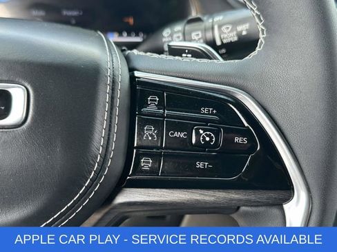 Used 2024 Jeep Grand Cherokee Overland w/ Luxury Tech Group IV AWD/4WD image 9
